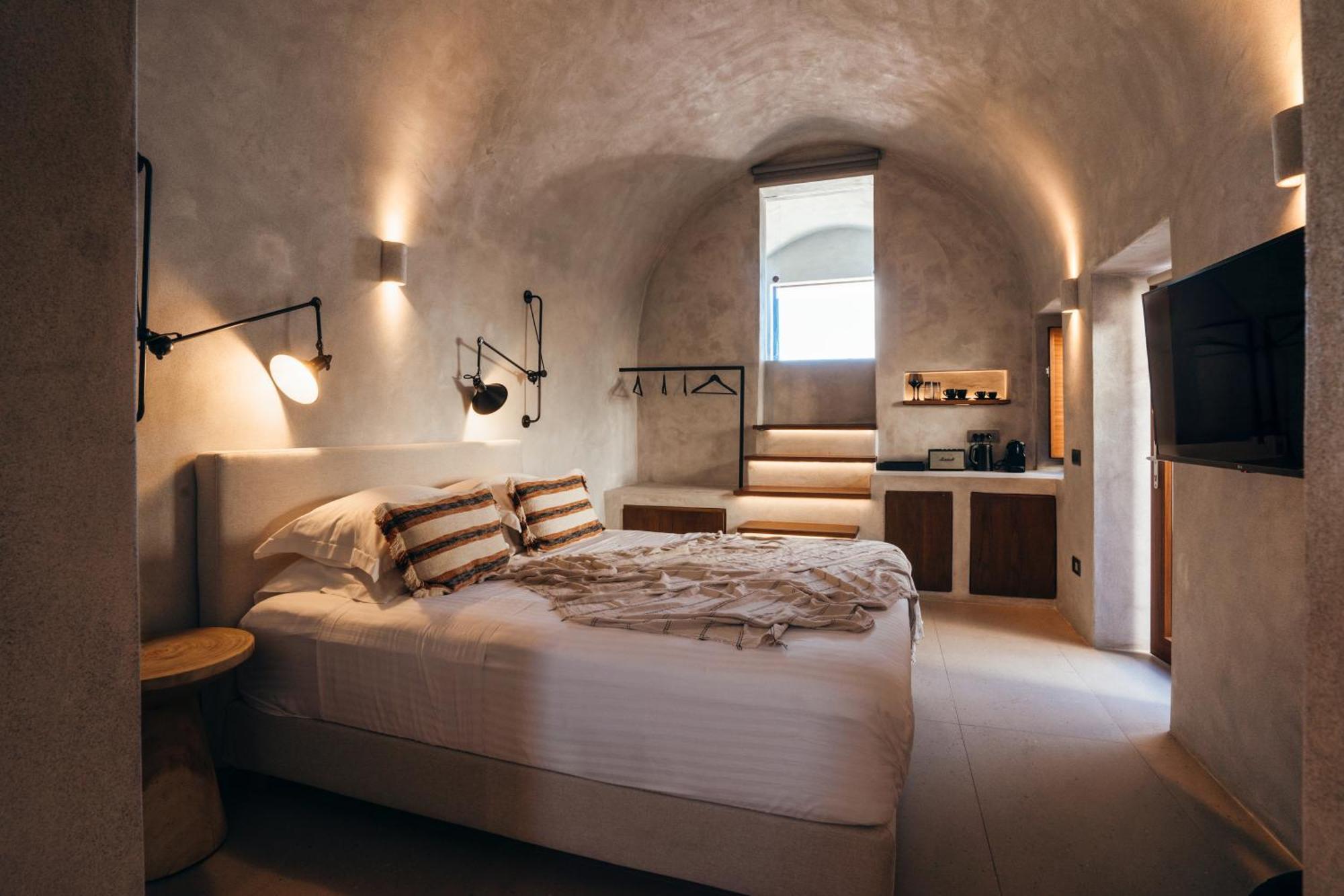 Aethra Vegan Caves * Pýrgos